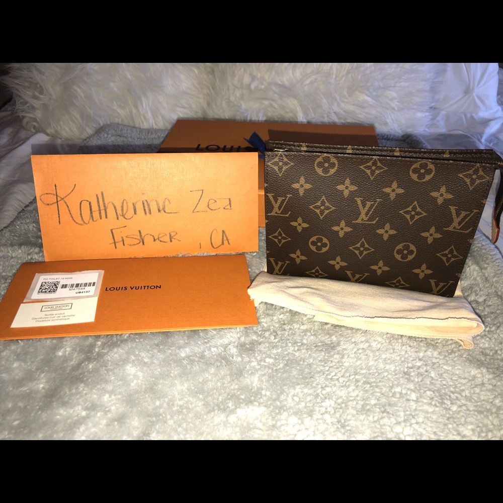 Louis Vuitton Toiletry Pouch 19 in Monogram